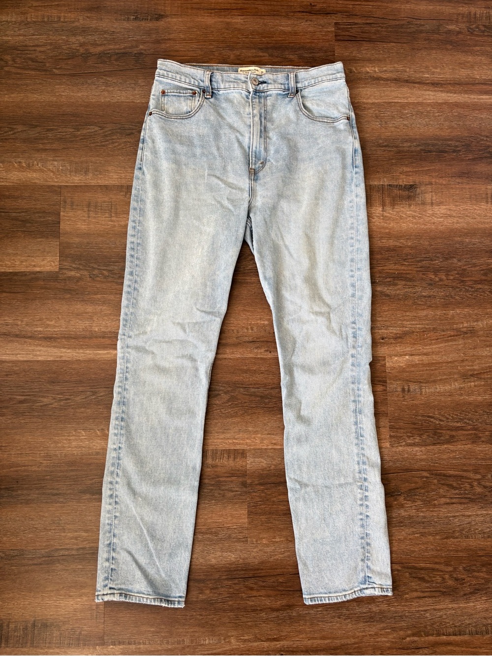 Abercrombie & Fitch Women’s 90’s Slim Straight High Rise Jean size 31